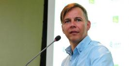 Илья Лагутенко держал ответ перед владивостокскими и калининградскими журналистами Пресс-служба администрации города