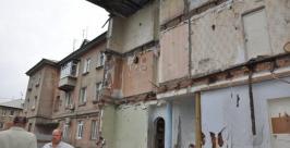Жители аварийного дома во Владивостоке организовали народную милицию Анастасия Голованушкина
