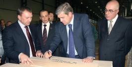 Губернатор оставил автограф на паркете Пресс-служба Администрации края