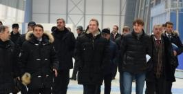 Первый вице-премьер правительства Игорь Шувалов (в центре) прибыл во Владивосток пресс-служба АПК