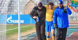 Травмированный игрок &quotЛуча&quot Станислав Резников Антон Балашов