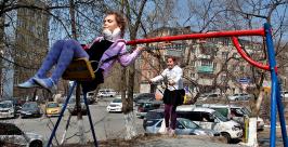 Новые игровые площадки радуют детей Владивостока www.vlc.ru