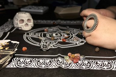 Гора, Всадник, Букет: брутальный Таро-прогноз Оракула Ленорман до конца этой недели октября Валерия Панфилова, ИА Primamedia