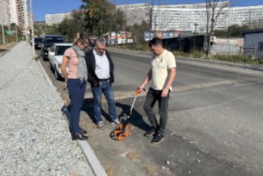 Циклон повредил тротуар на улице Невельского во Владивостоке — его будут ремонтировать Пресс-служба администрации Владивостока