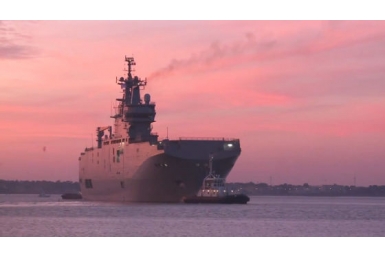 &quotМистраль&quot Кадр из видео AFPTV (via forums.airbase.ru)