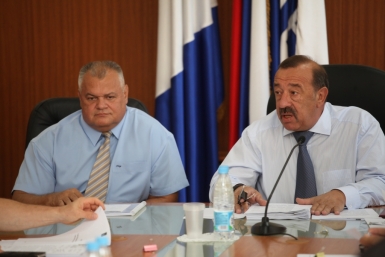 Олег Колядин и Михаил Пилипенко Предоставлено в пресс-службе администрации Находки