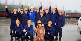 Студенческие отряды прибывают на крупнейшую стройку саммита АТЭС УСК Мост