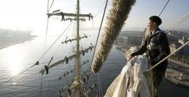 Парусник Паллада http://dalrybvtuz.ru/news/2010-10-13-ups-pallada.htm