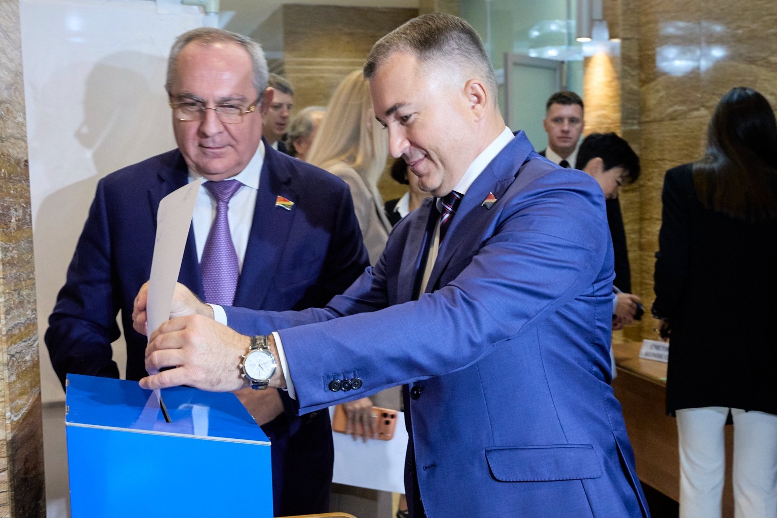 Волошко переизбрали, портфели поделили: как прошло первое заседание нового ЗакСа Приморья